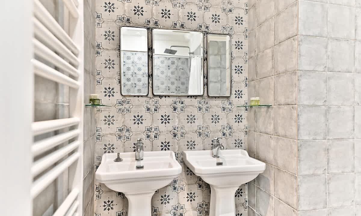 Photo of Bathroom in Gare