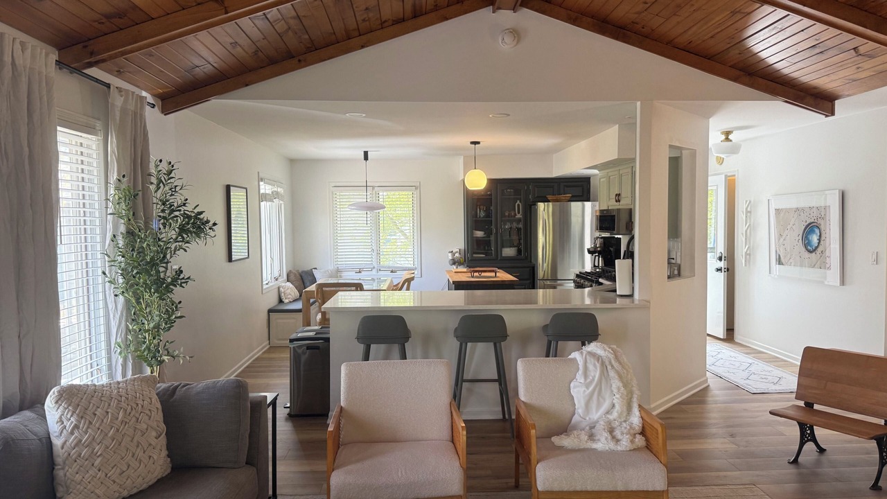 Photo of Livingroom in Delavan Lake
