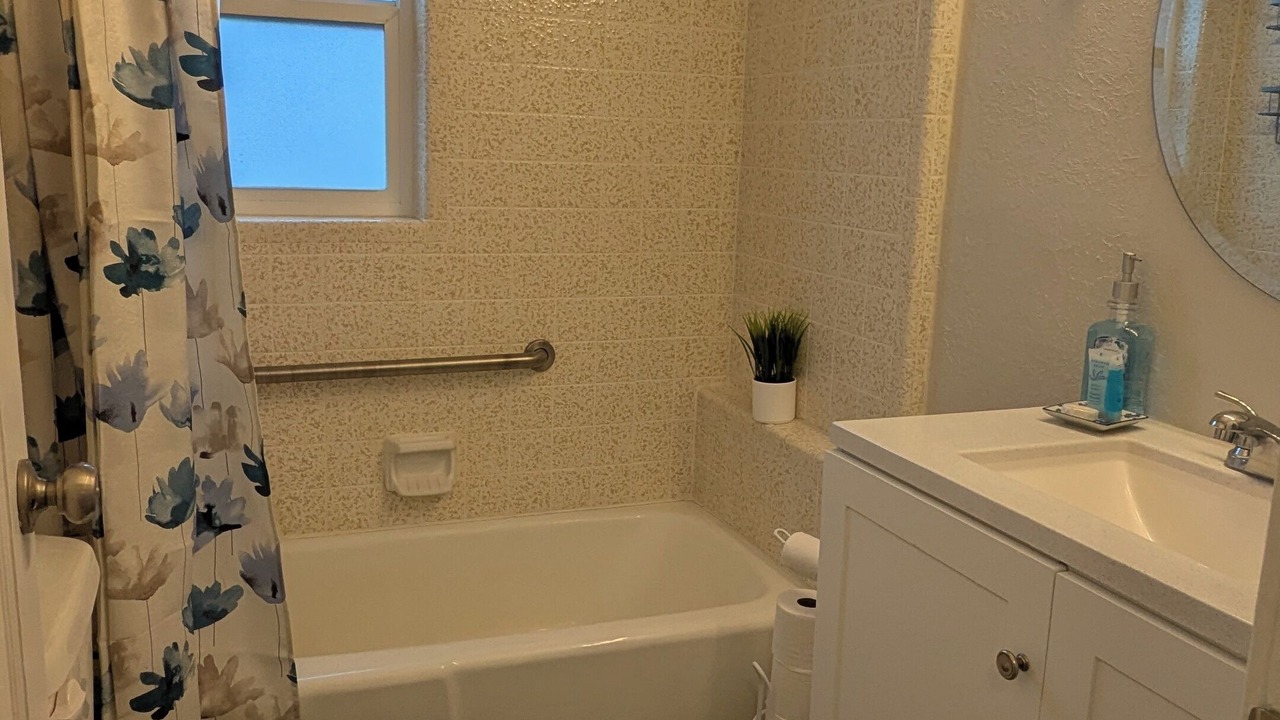 Photo of Bathroom in Murray