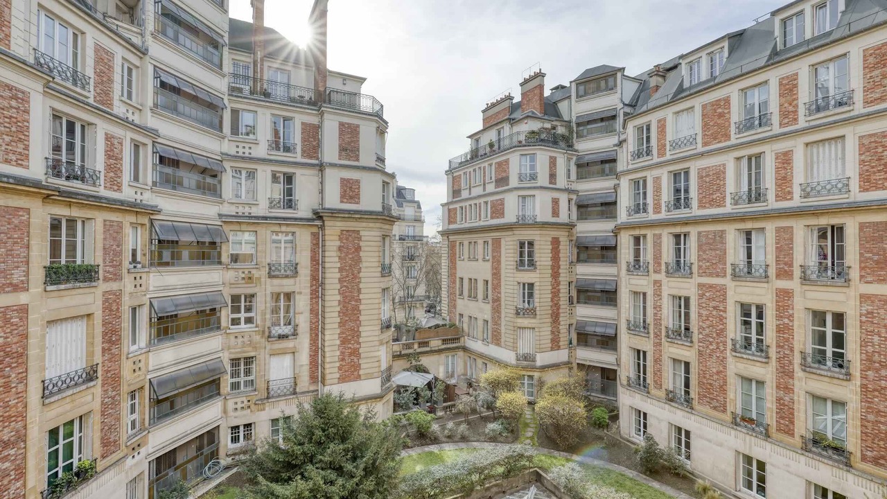 Photo of Bedroom in Quartier du Gros-Caillou