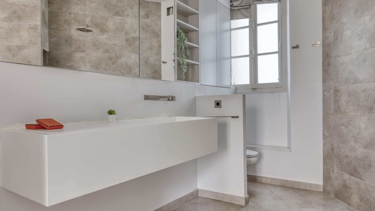 Photo of Bathroom in Quartier du Gros-Caillou