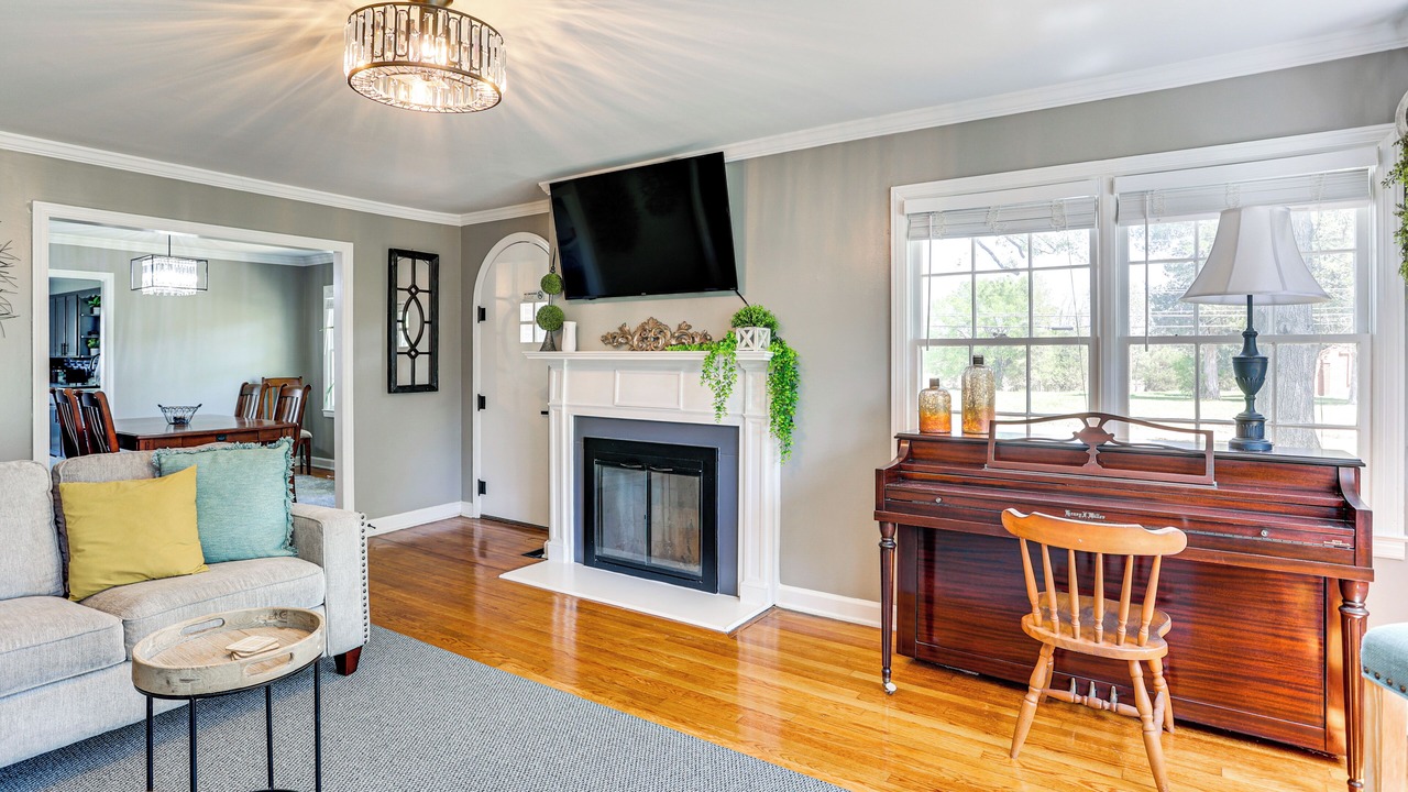 Photo of Livingroom in Mason