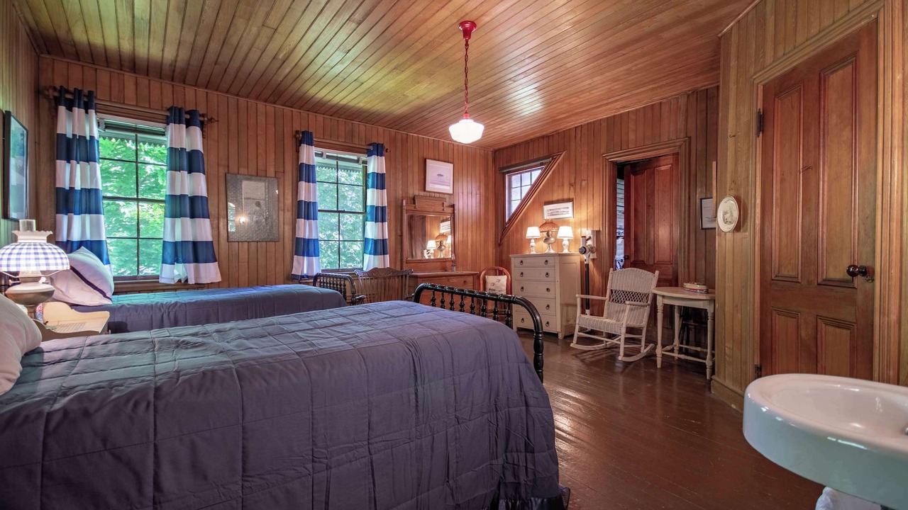 Photo of Bedroom in Frontenac