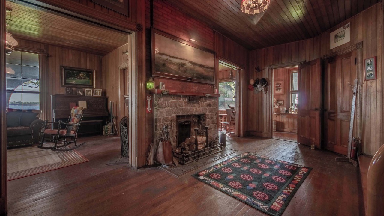 Photo of Livingroom in Frontenac