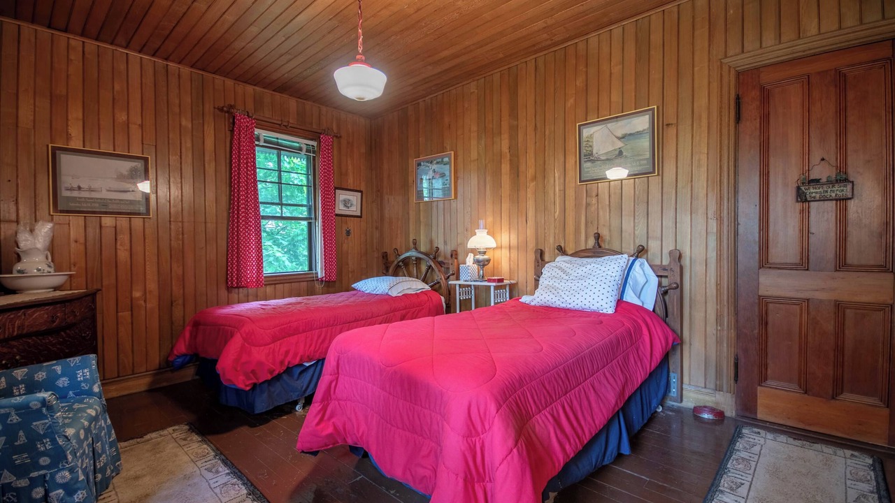 Photo of Bedroom in Frontenac