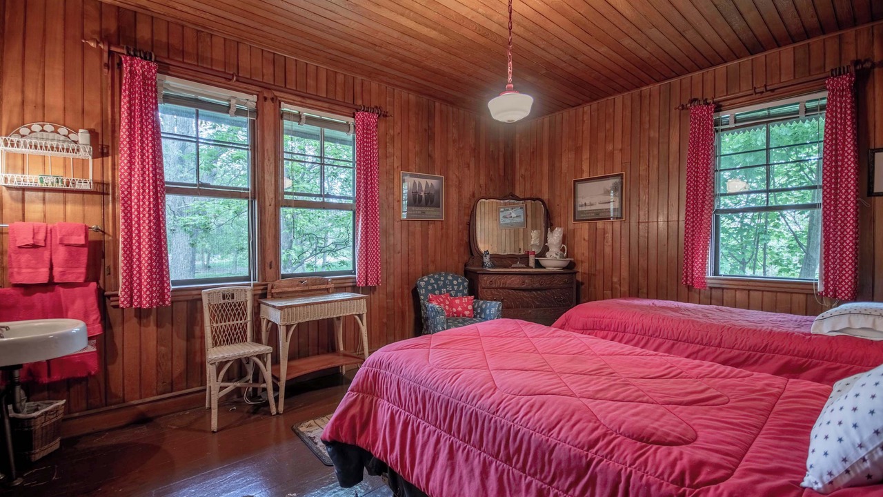 Photo of Bedroom in Frontenac