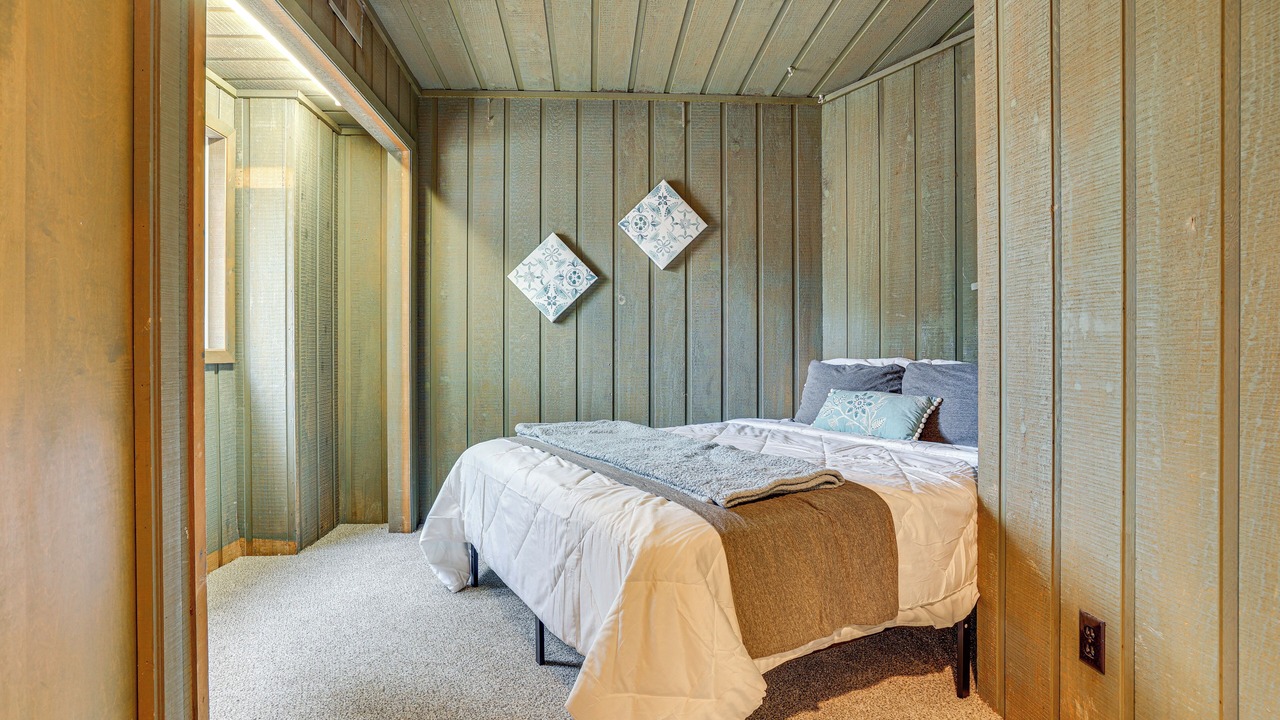 Photo of Bedroom in Little Canada