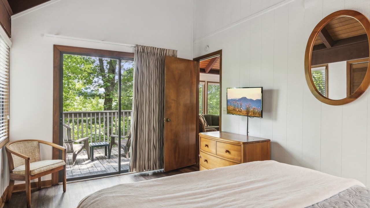 Photo of Bedroom in Big Canoe