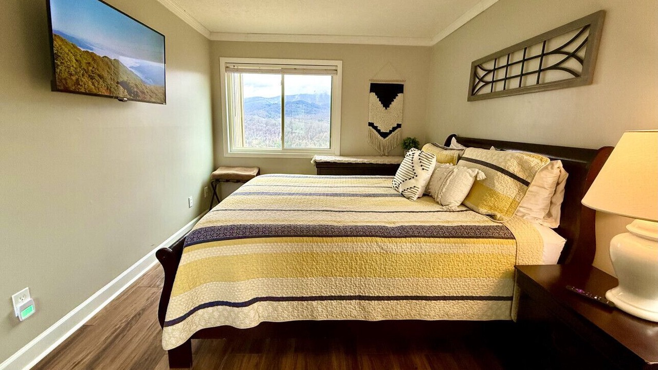 Photo of Bedroom in Pittman Center