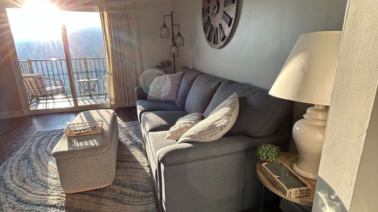 Photo of Livingroom in Pittman Center