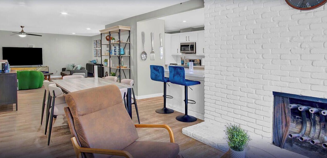 Photo of Livingroom in Circle Area