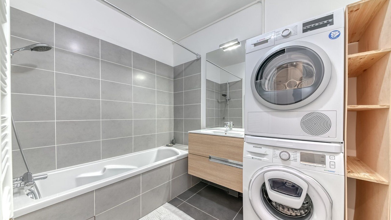 Photo of Bathroom in Stalingrad - Lamothe