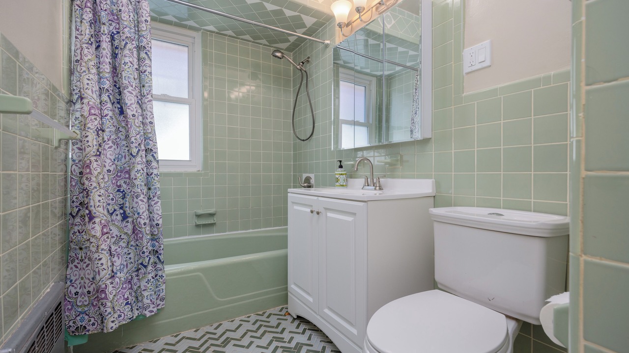 Photo of Bathroom in Flatlands