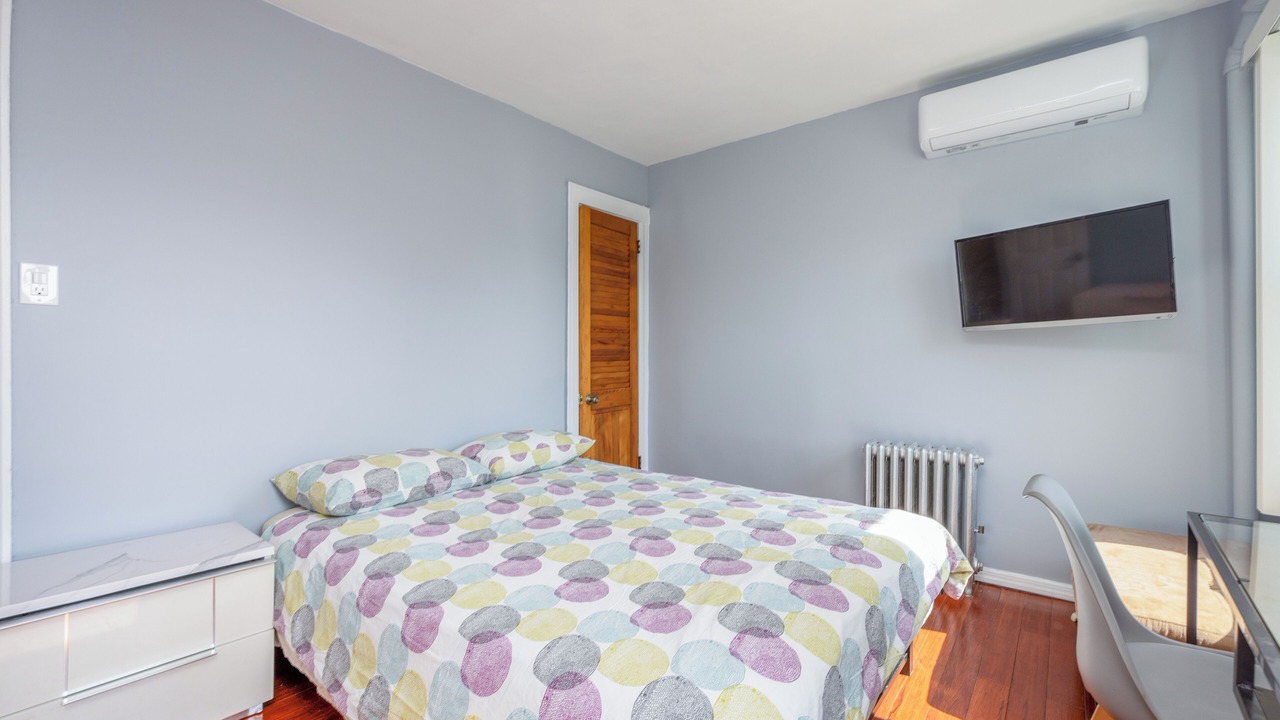 Photo of Bedroom in Flatlands