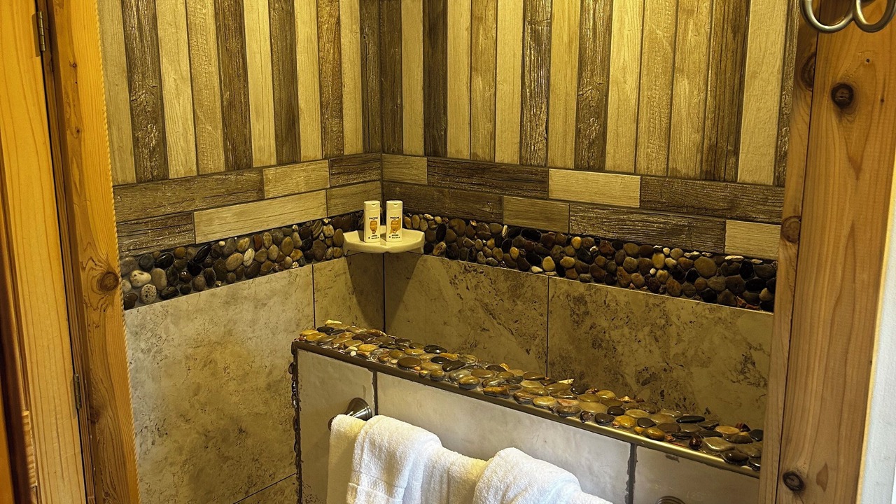 Photo of Bathroom in Petal