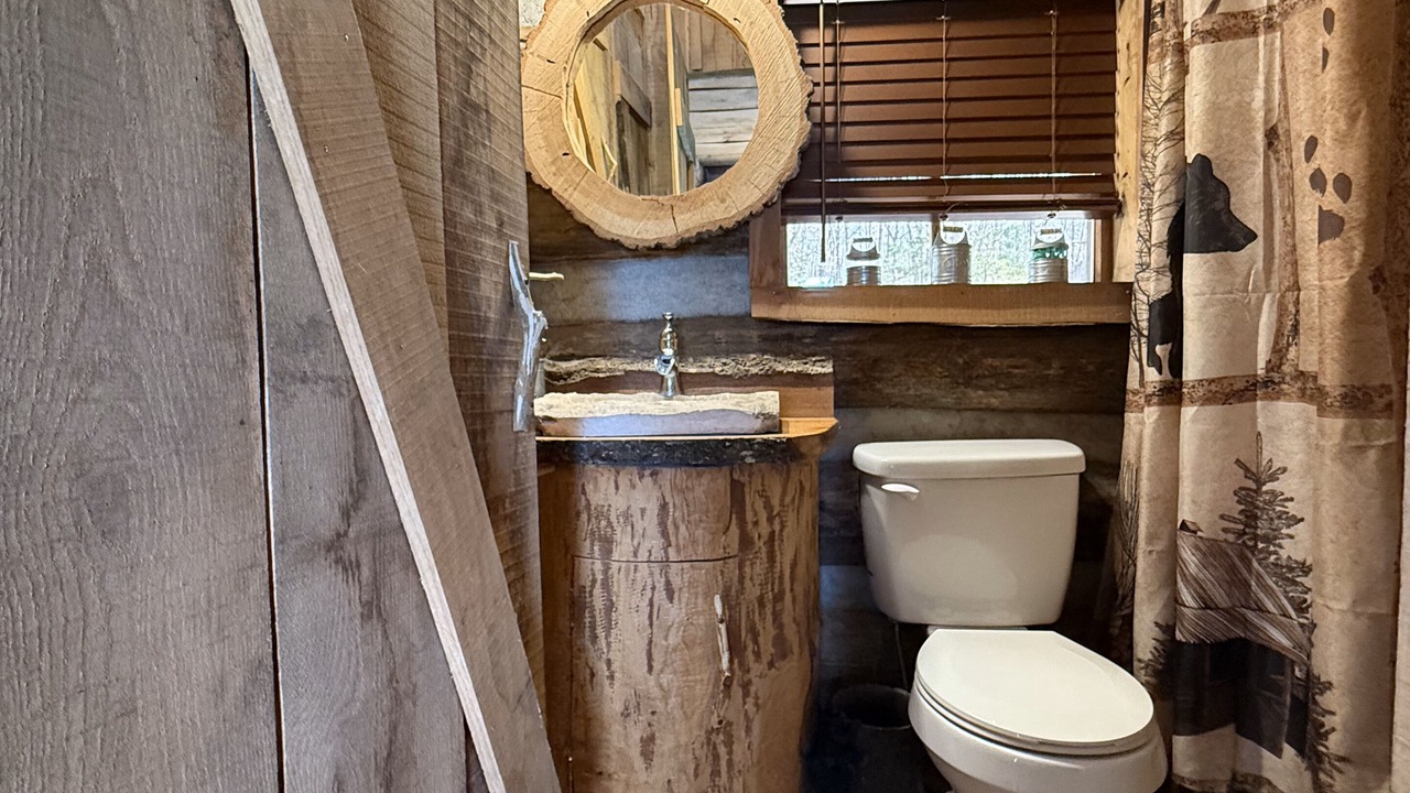 Photo of Bathroom in Elkland