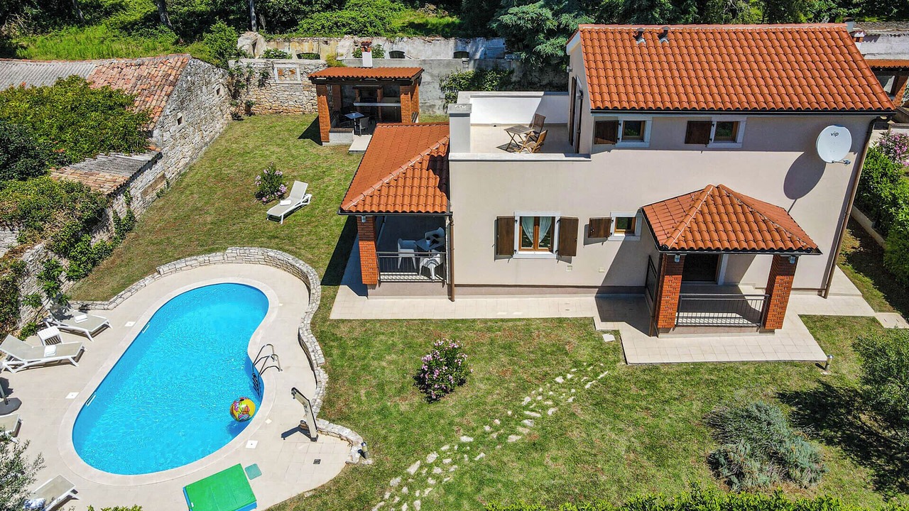 Photo of Outdoor in Farini