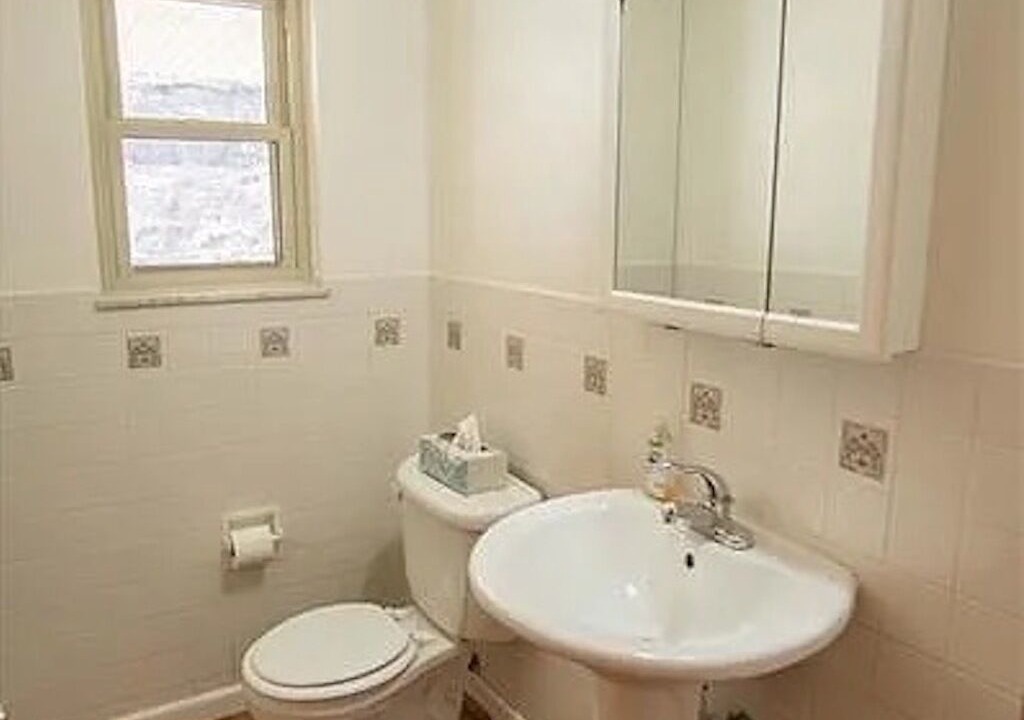 Photo of Bathroom in Mars