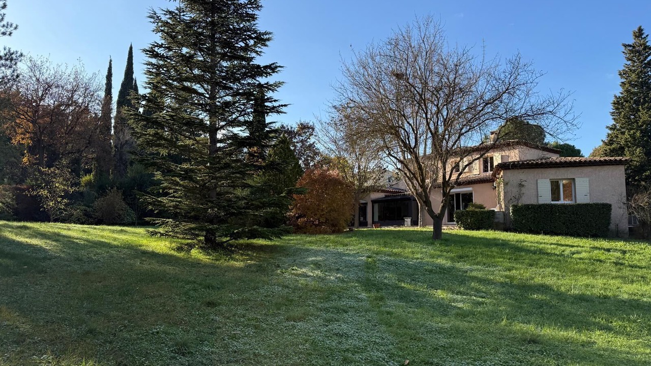 Photo of Outdoor in Cabries