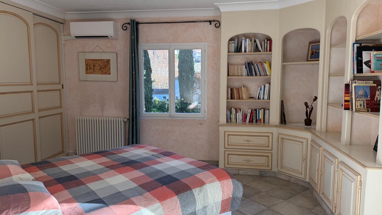 Photo of Bedroom in Cabries
