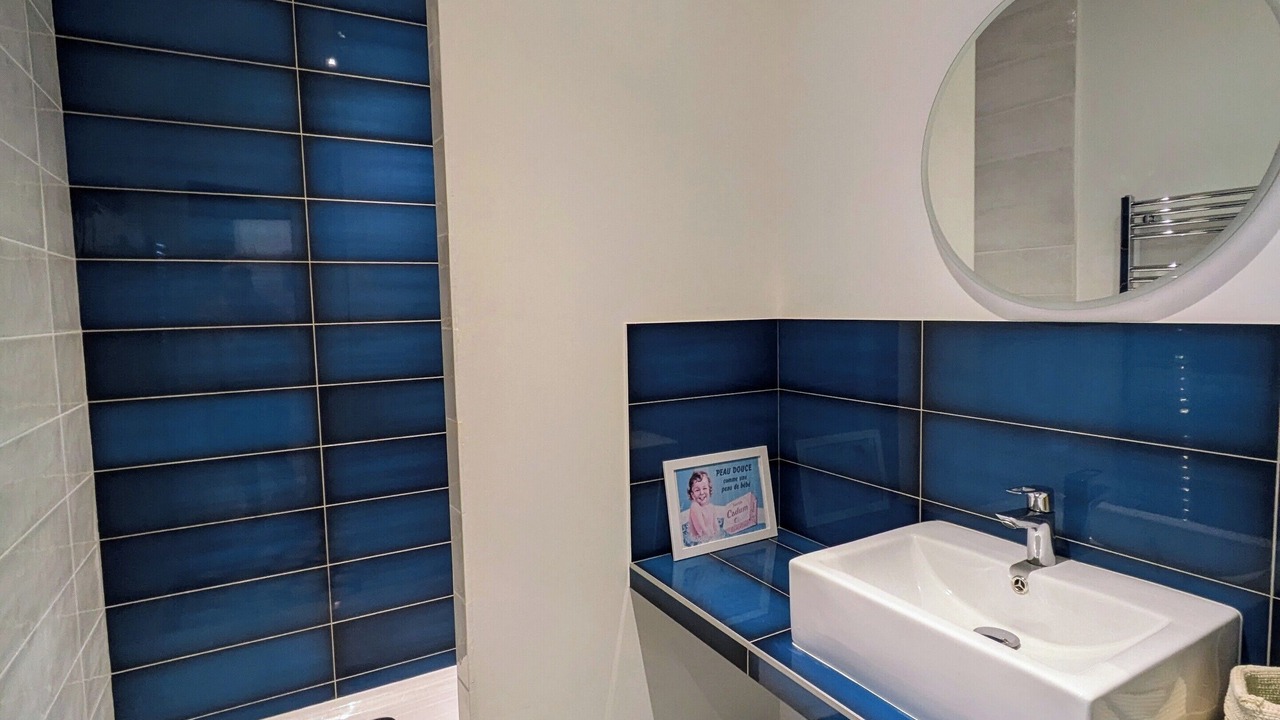 Photo of Bathroom in Angles