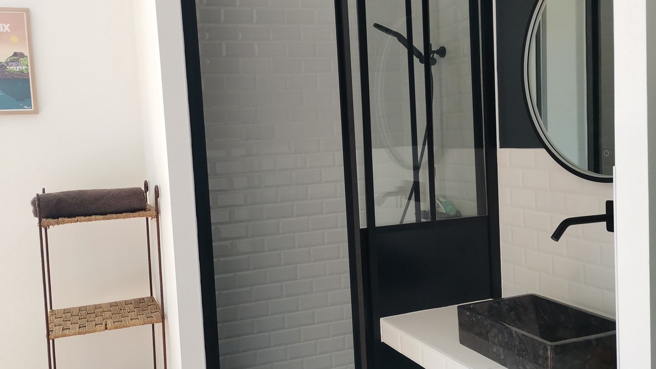 Photo of Bathroom in Angles