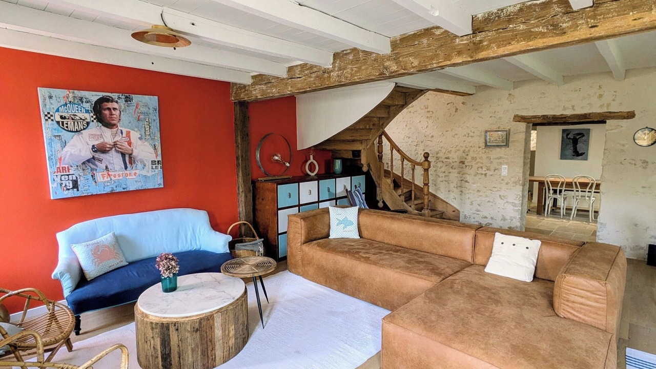 Photo of Livingroom in Angles