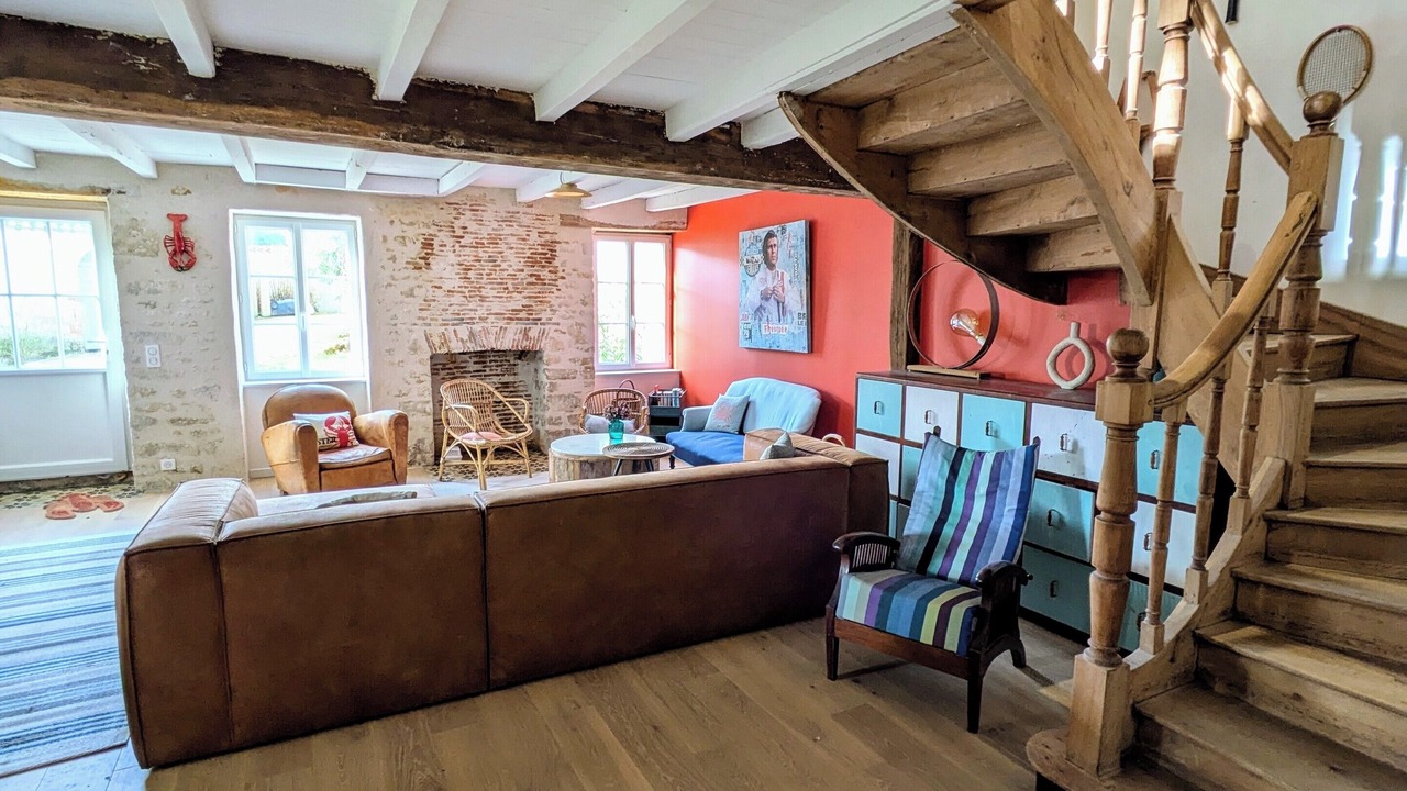 Photo of Livingroom in Angles