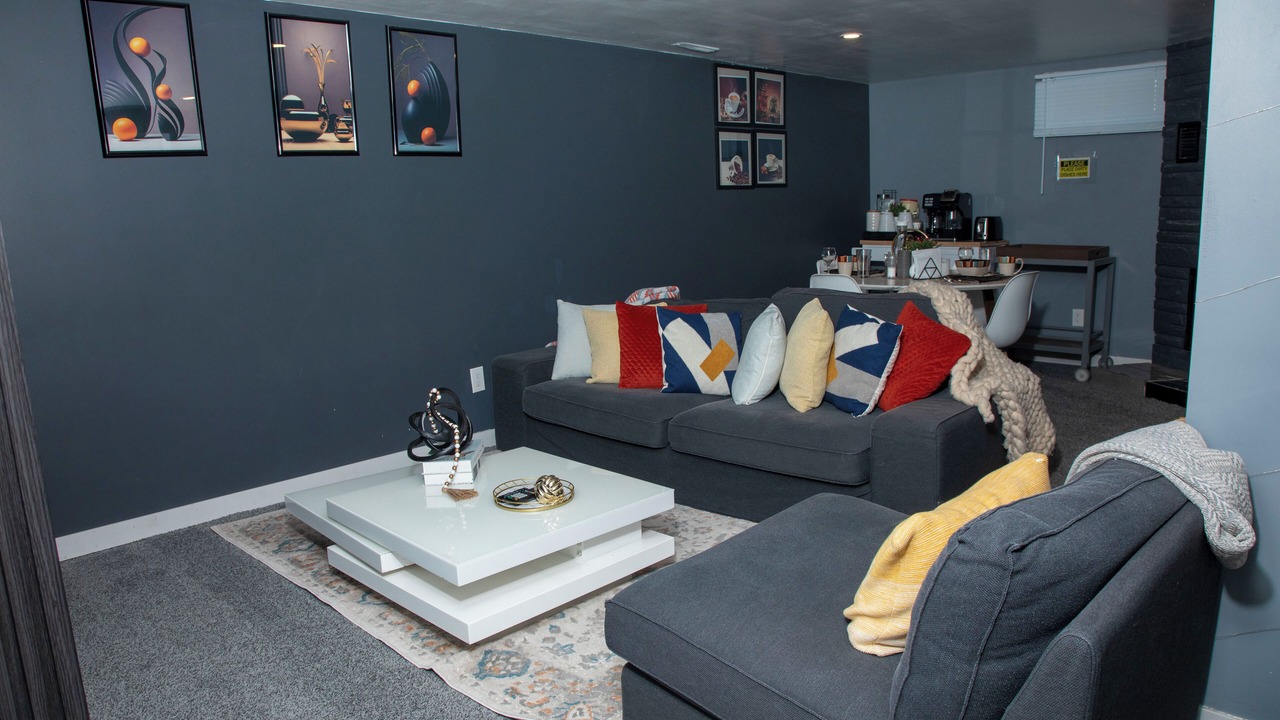 Photo of Livingroom in East Kildonan
