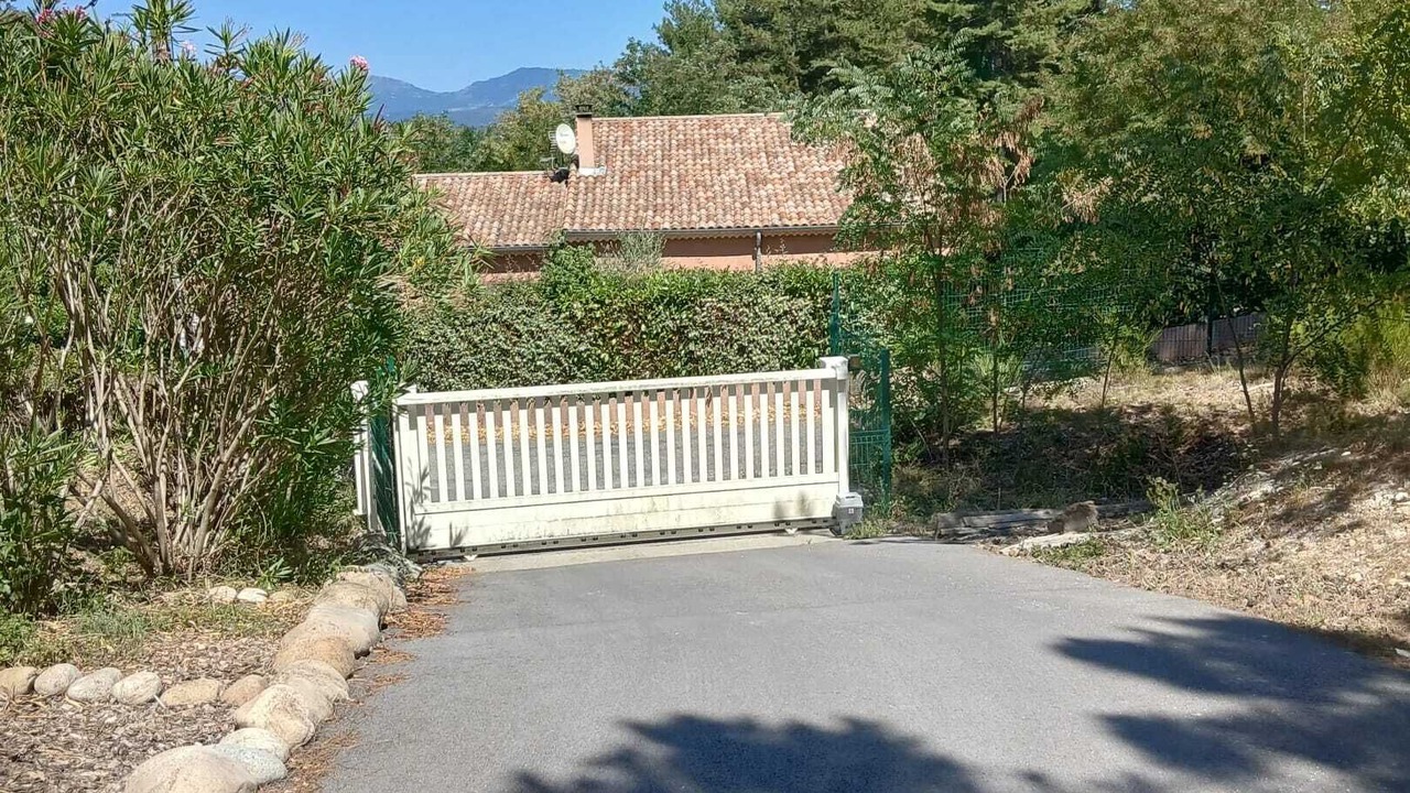 Photo of Outdoor in Mercuer