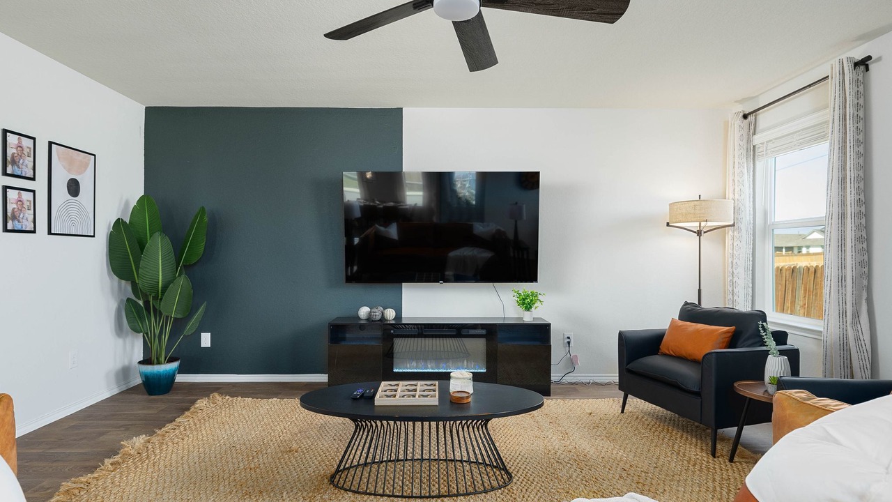 Photo of Livingroom in Converse