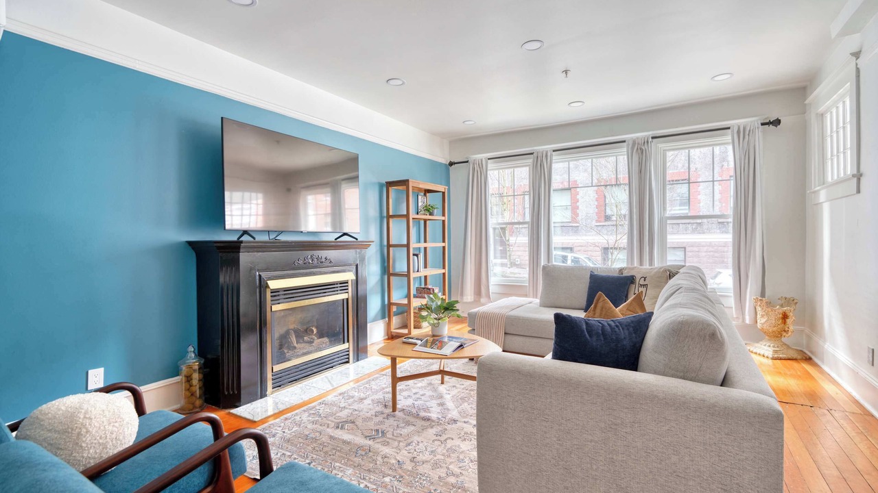 Photo of Livingroom in Nob Hill