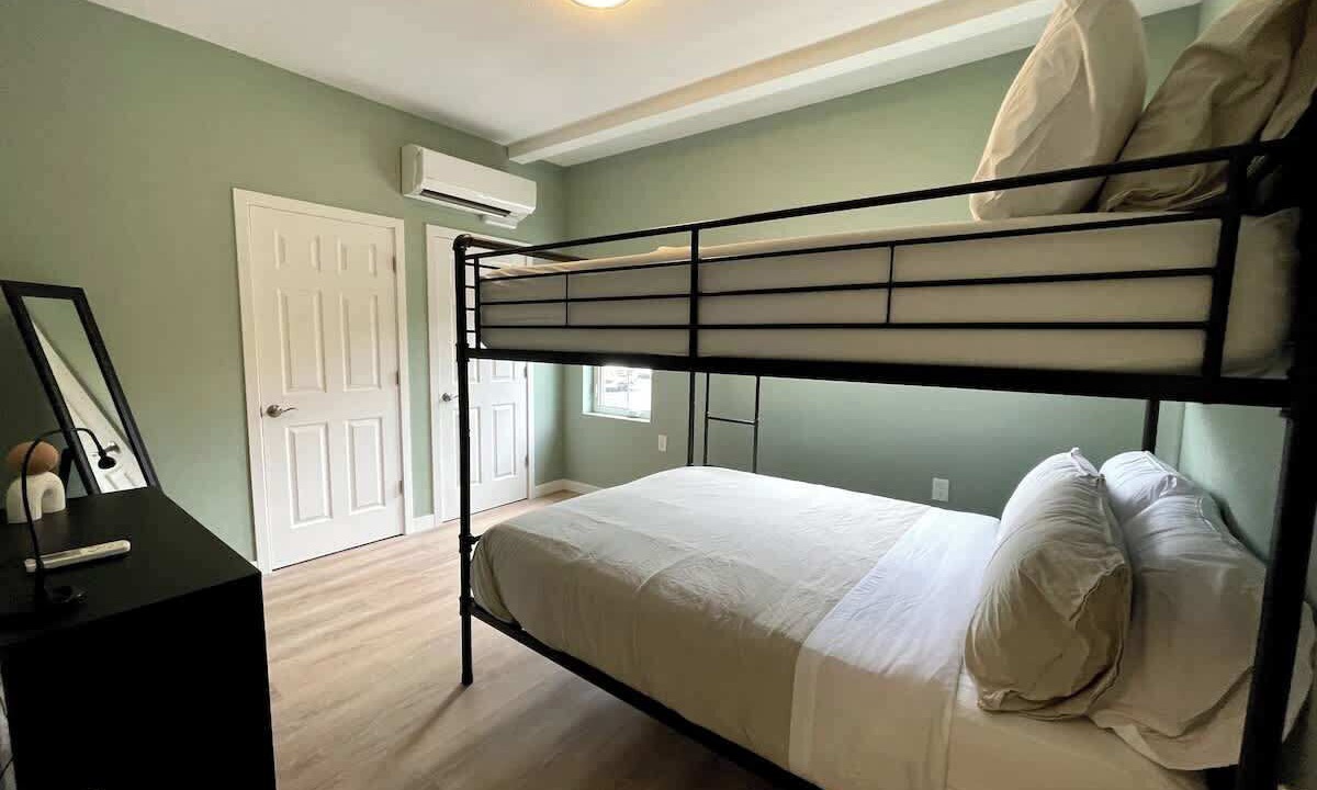 Photo of Bedroom in King