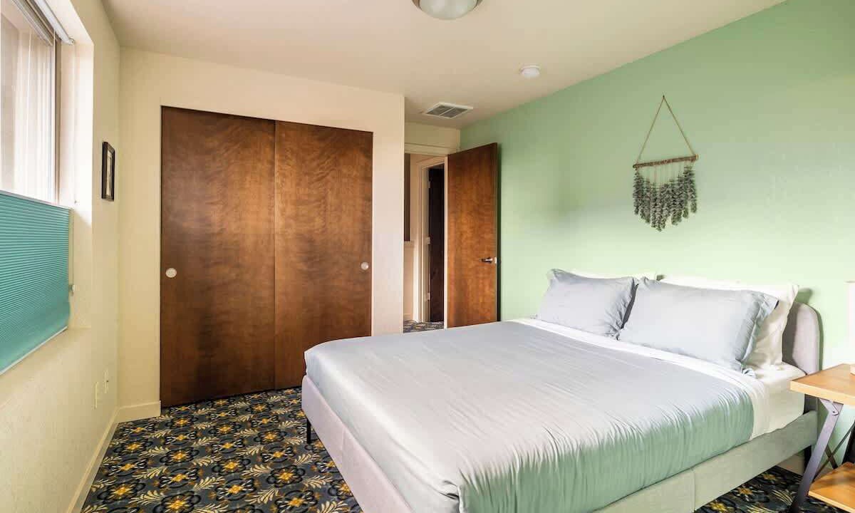 Photo of Bedroom in King