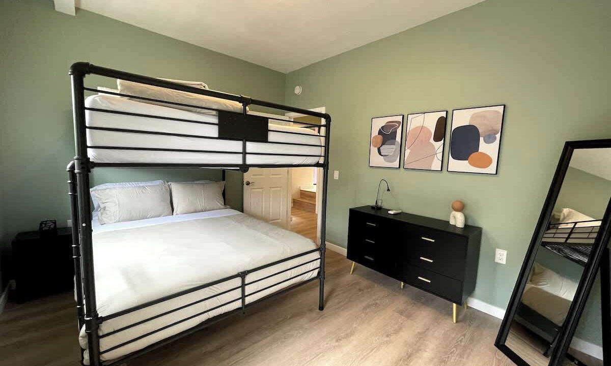 Photo of Bedroom in King
