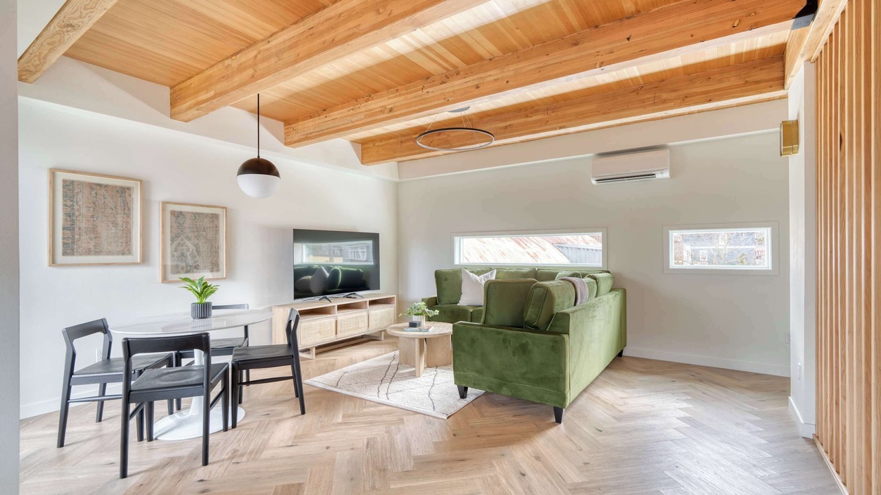 Photo of Livingroom in Alberta Arts District