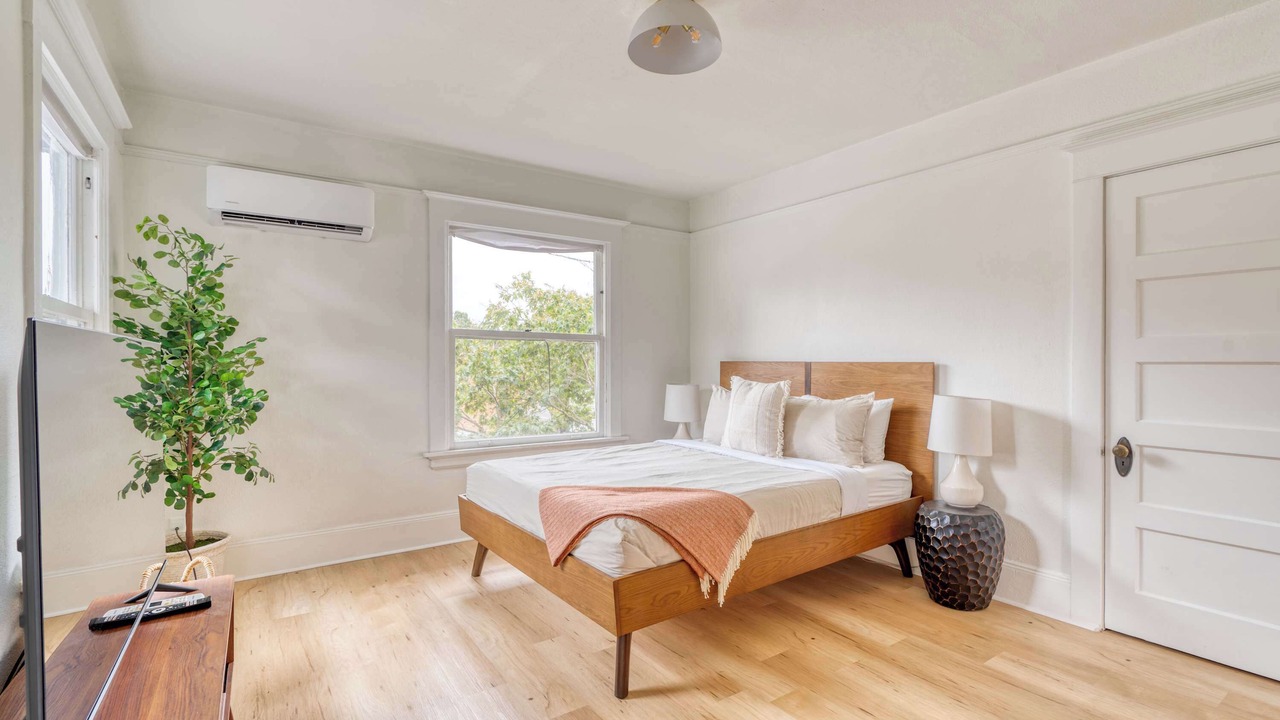 Photo of Bedroom in Sullivan's Gulch