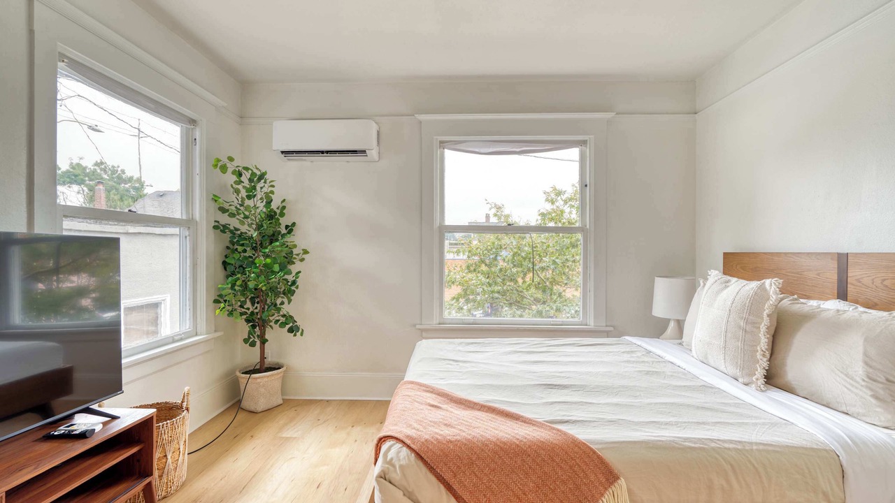 Photo of Bedroom in Sullivan's Gulch