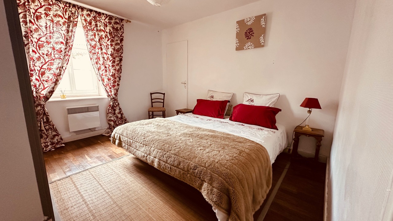 Photo of Bedroom in Saint-Maurice-Etusson