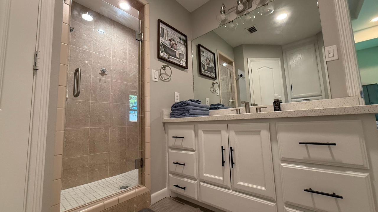 Photo of Bathroom in Edinburg