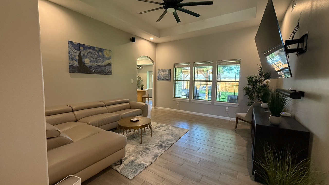 Photo of Livingroom in Edinburg