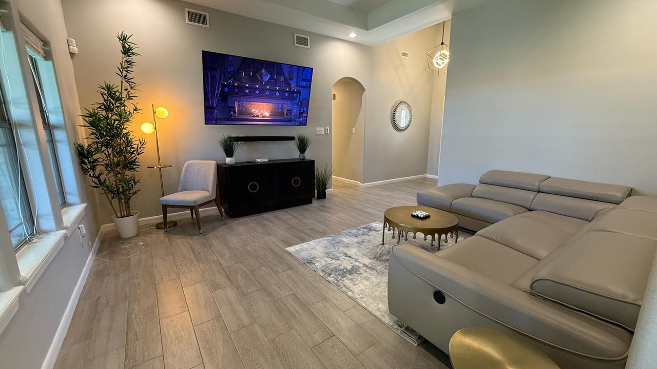 Photo of Livingroom in Edinburg
