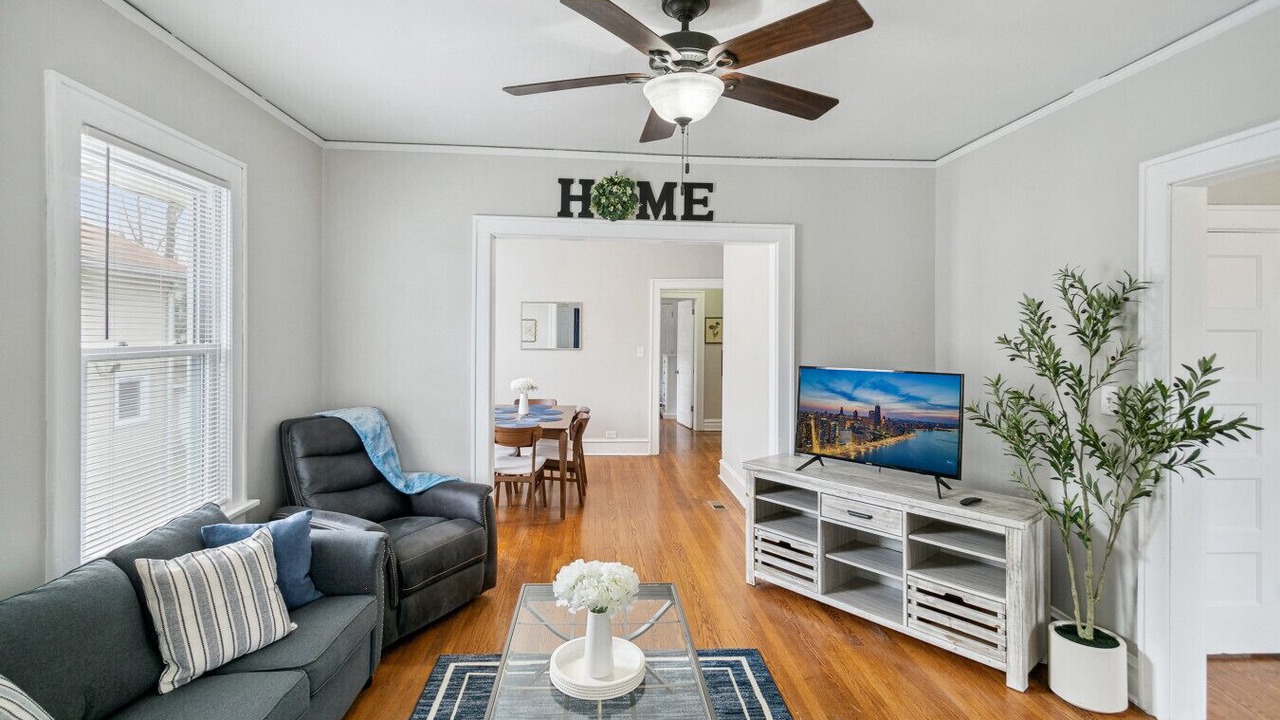 Photo of Livingroom in Waukegan