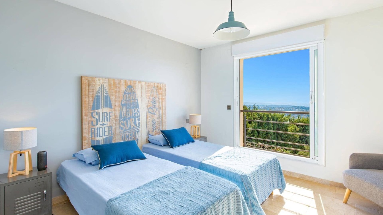 Photo of Others in Cabris