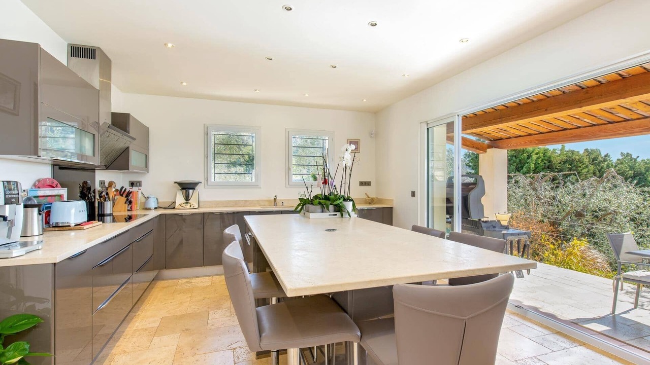 Photo of Others in Cabris