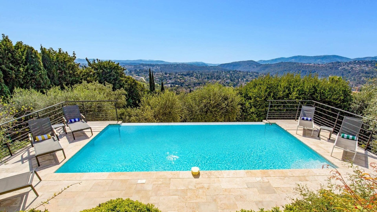 Photo of Others in Cabris