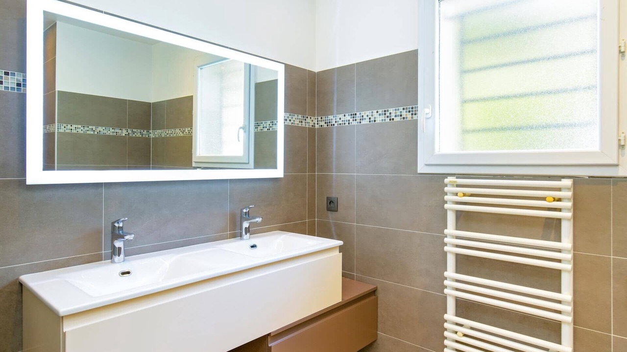 Photo of Others in Cabris