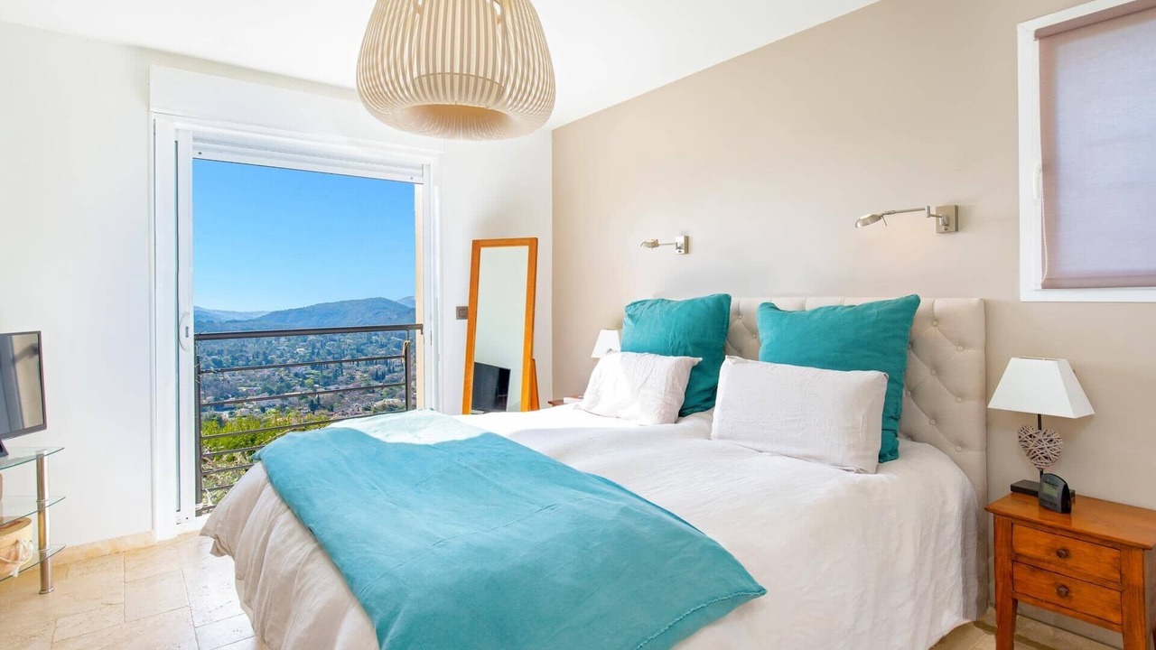 Photo of Others in Cabris