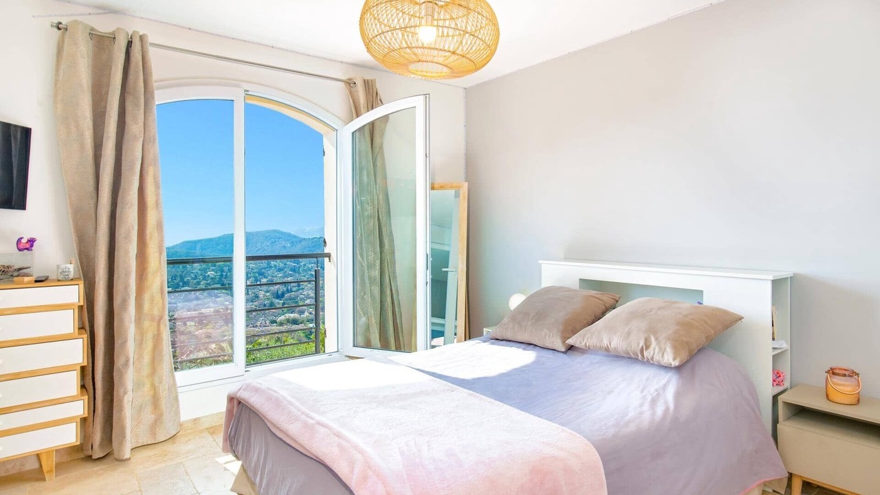 Photo of Others in Cabris