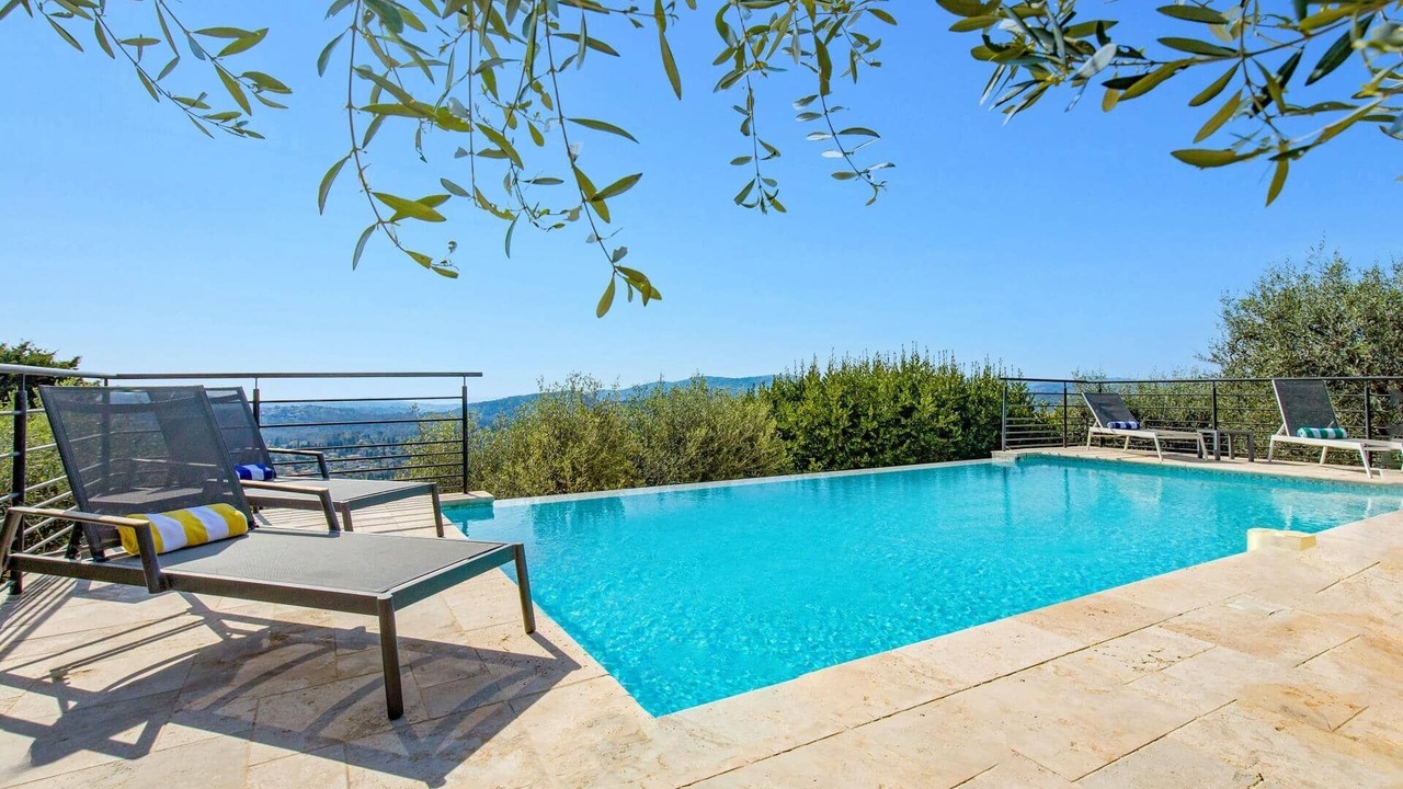 Photo of Others in Cabris